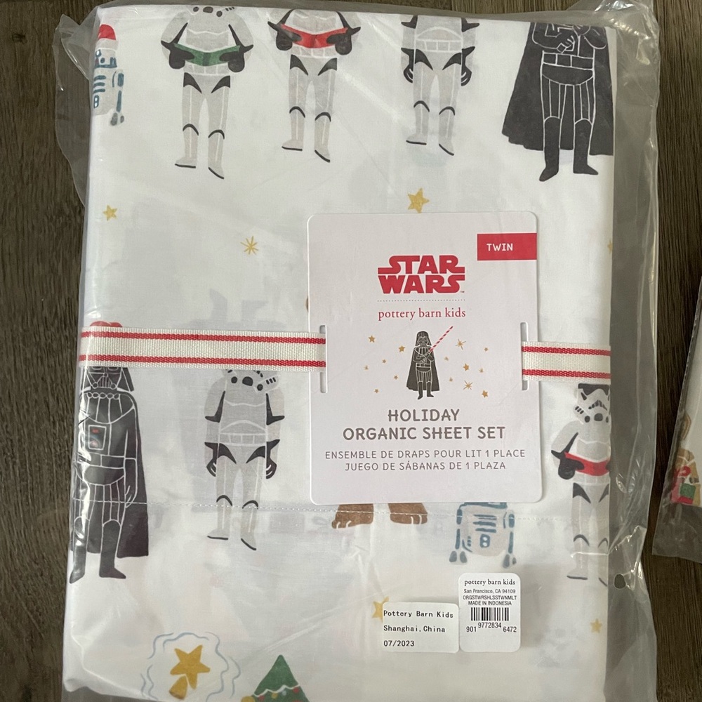 Pottery Barn Kids Star Wars Holiday Organic Sheet Set